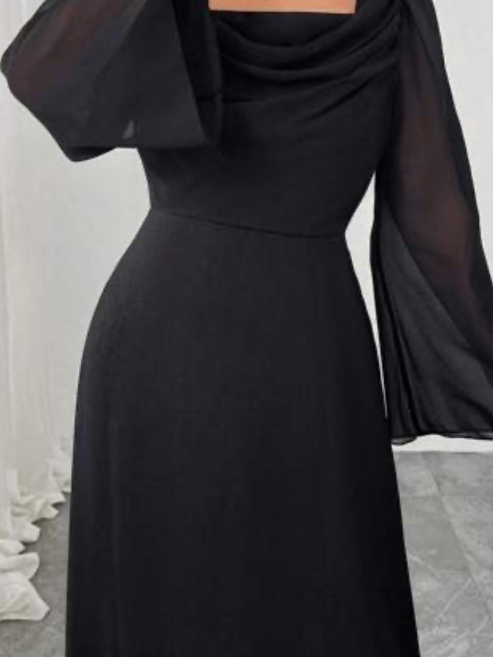 Elegant Black Long-Sleeve Maxi Dress
